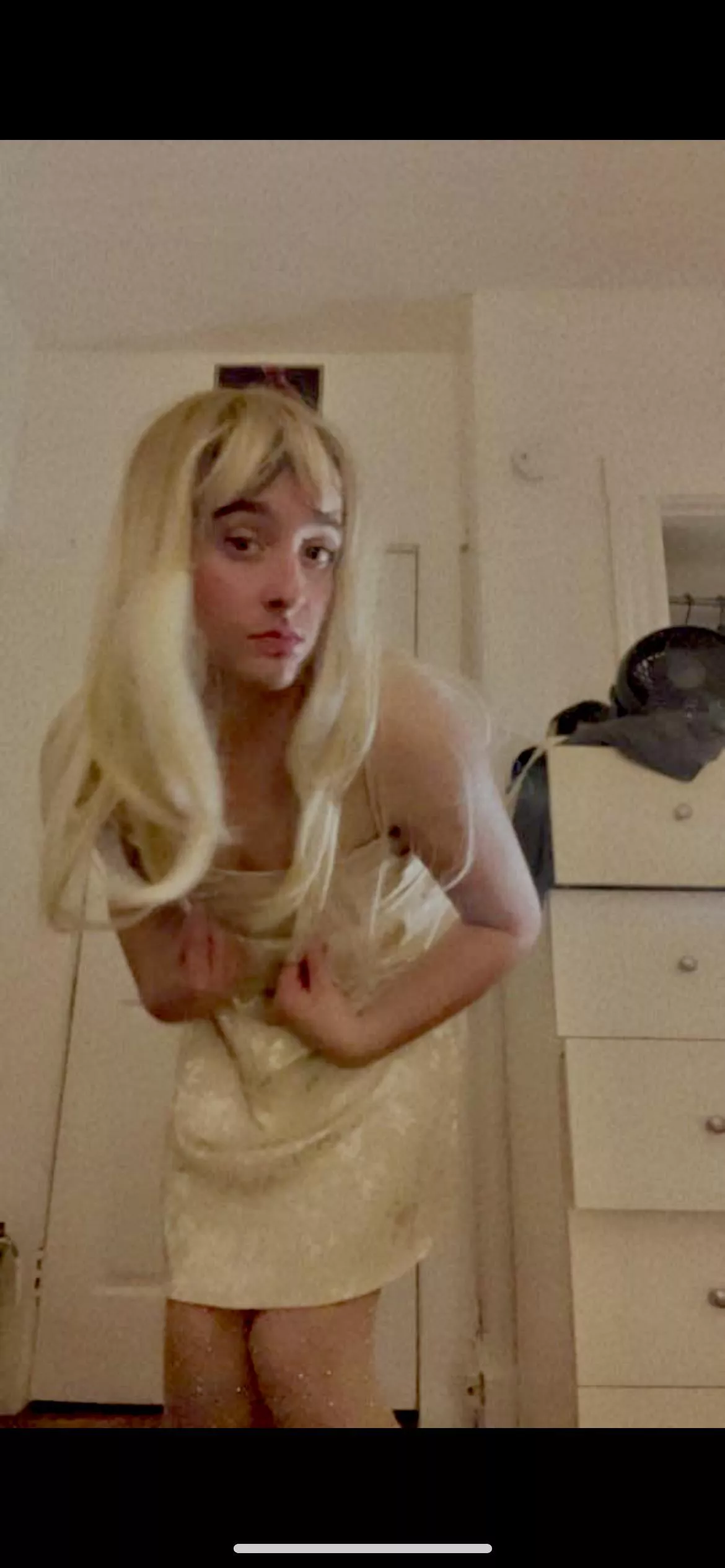 This dress makes me feel so girly ☺️