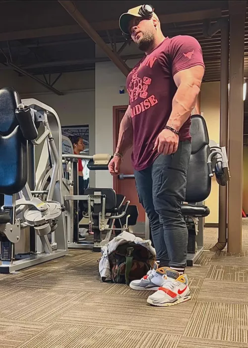 Try me, I dare you (32)(m)