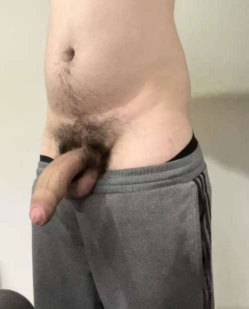 You like my big uncut cock?💪🏼😈
