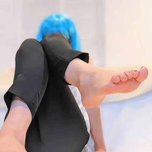 Your tongue is in my way. Would you move?