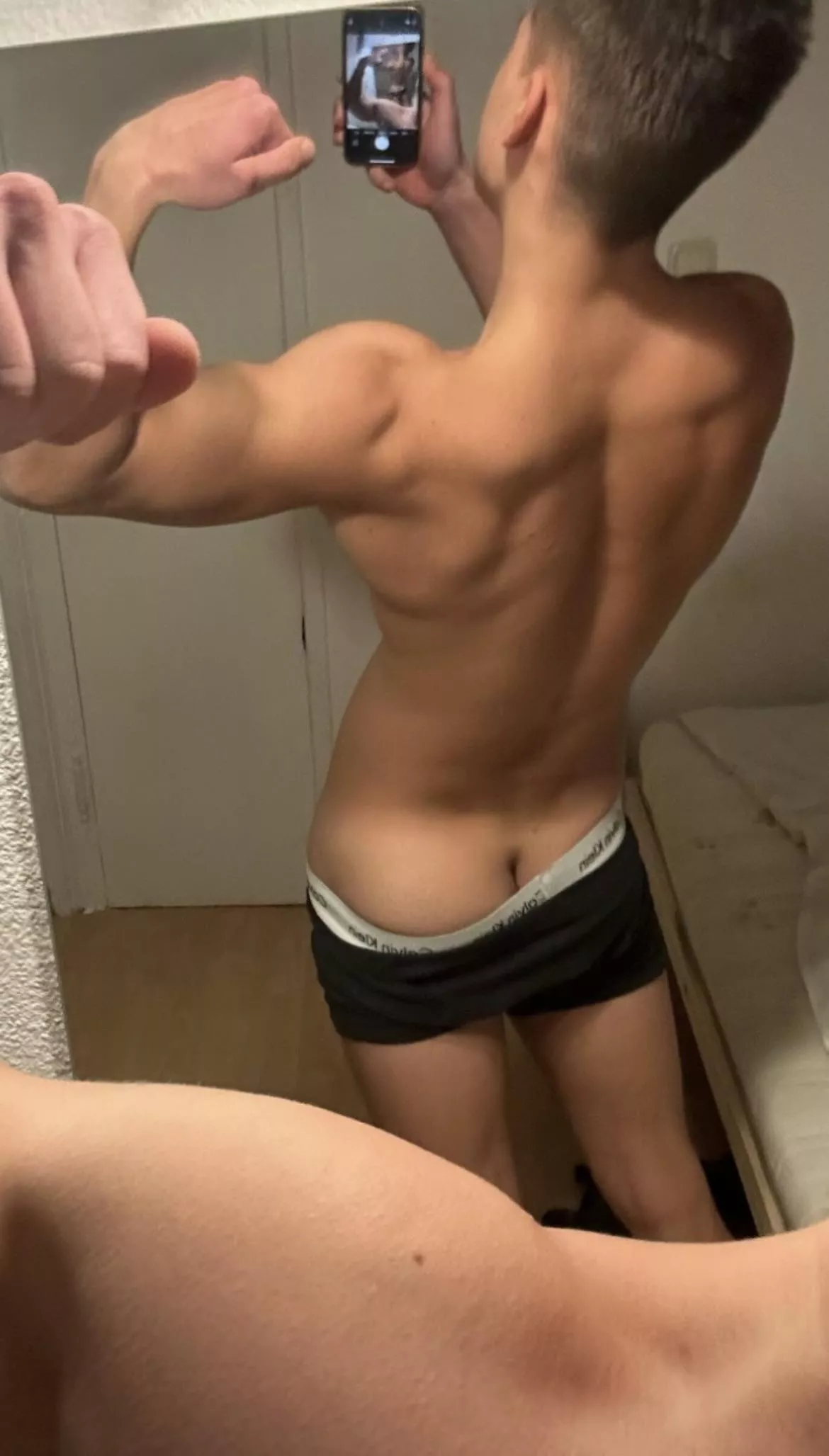 (19)Should I take them off?