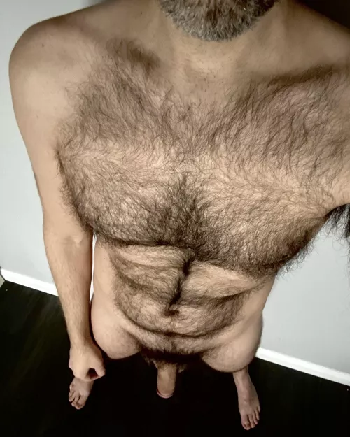 [44] Struggling to keep my belly lean this winter, but I love pizza too much & life's too short. Fuck it. Have another slice.