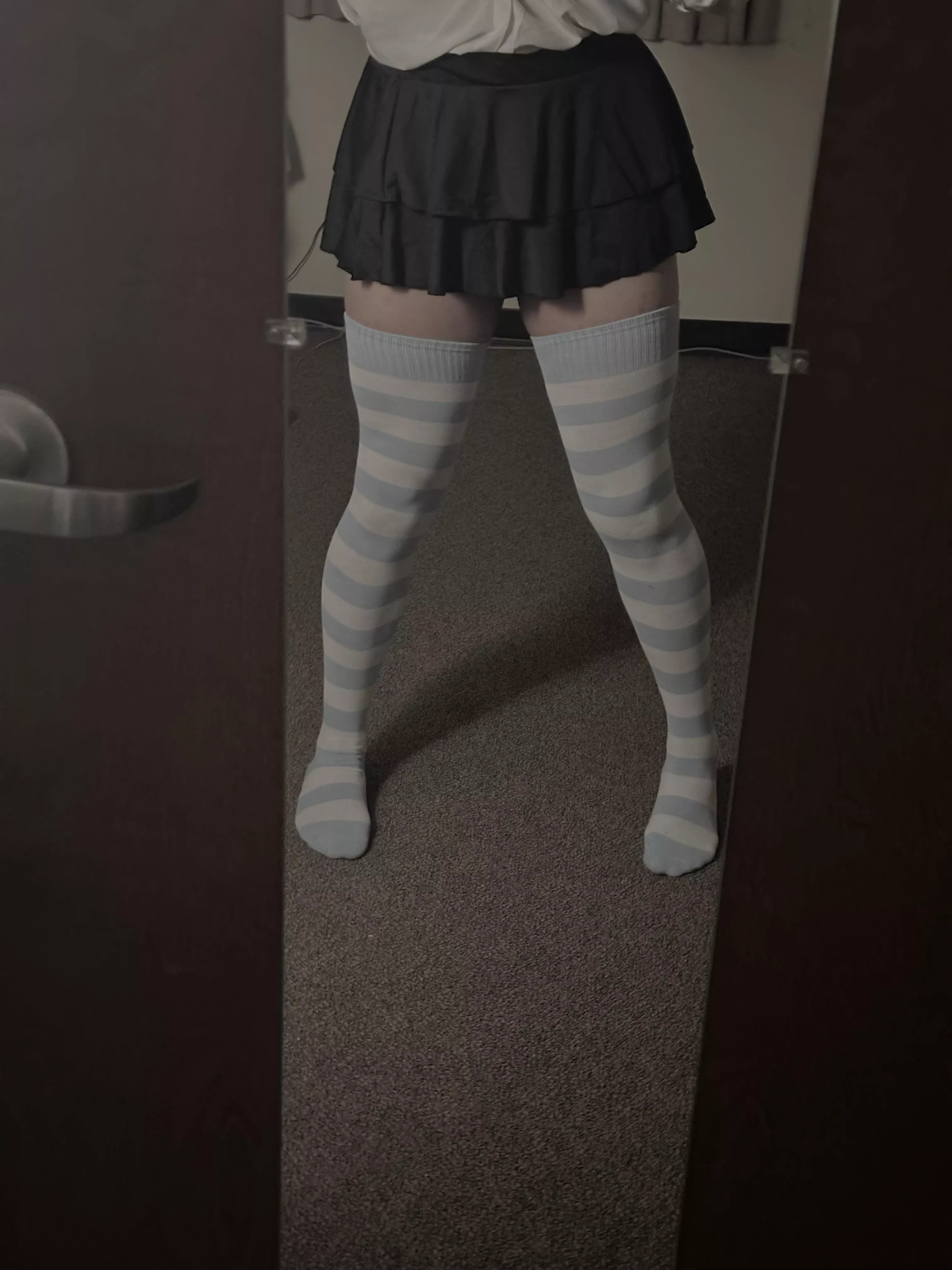 6ft7, another photo with the extra long socks 🥹 I love them so much.