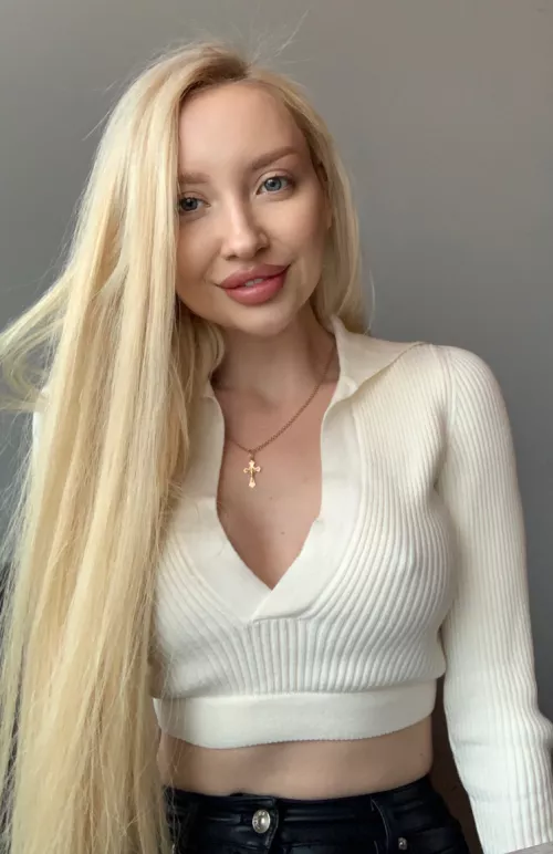 A great cropped sweater