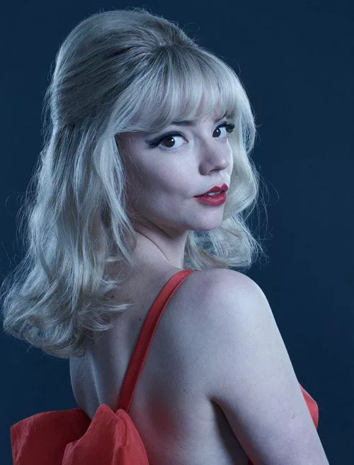 Anya Taylor-Joy has got my cock so hard 