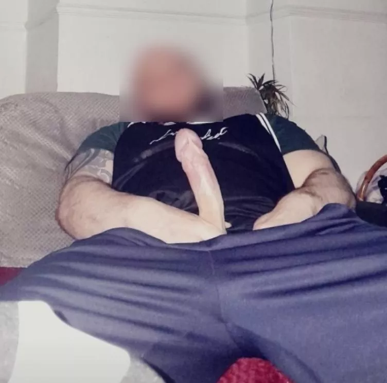 Anybody like to suck straight daddies off?