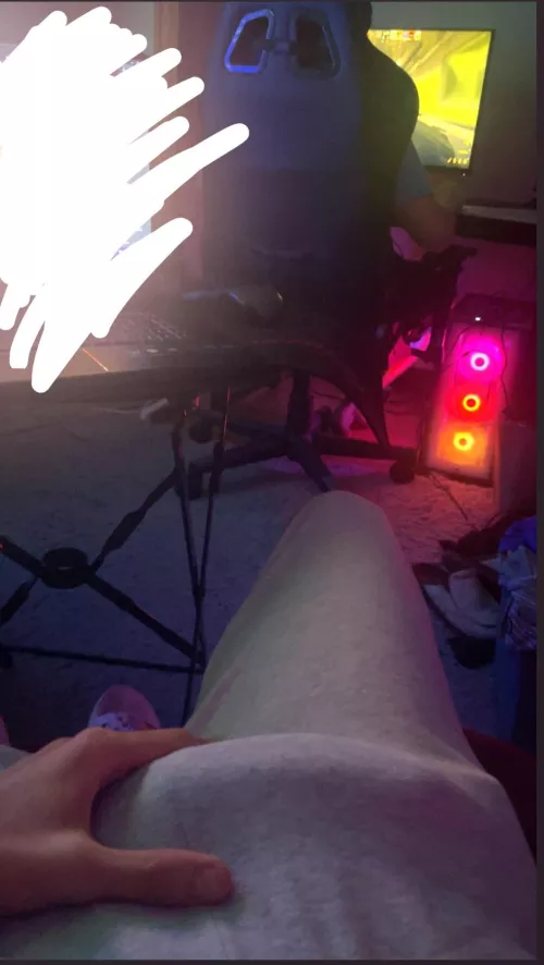 bro does not know im bricked right behind him 