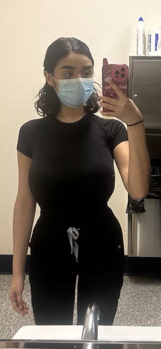 Bust so big she couldn’t hide it in dark colors 