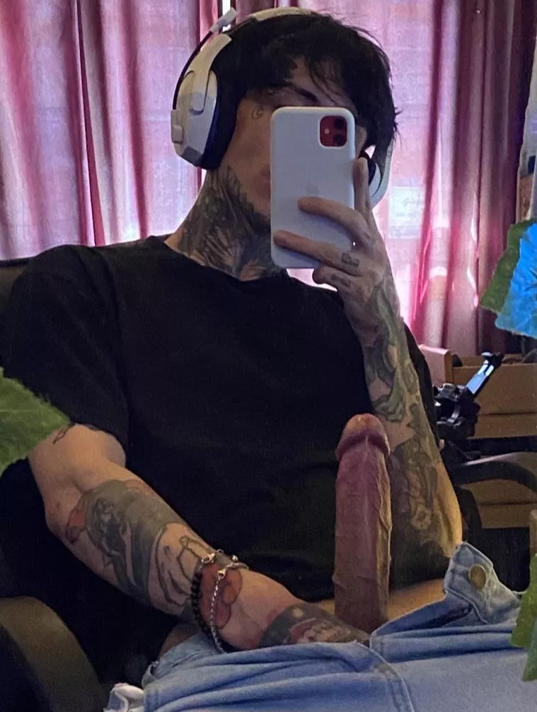 Can I send u my cum vids?