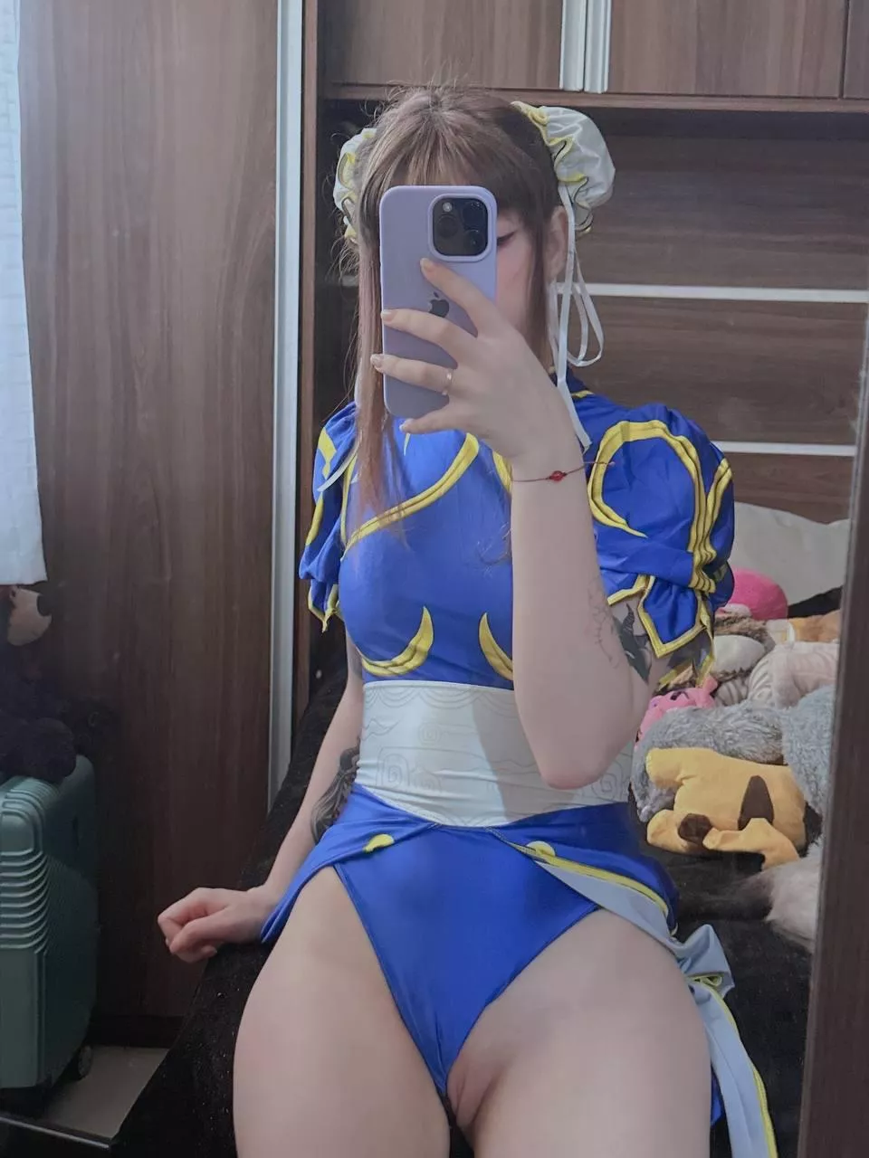 Chun Li Selfie cosplay by Lillithx1