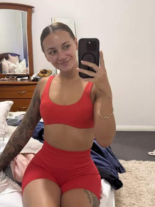 Do you like my hip cleavage in my gym outfit