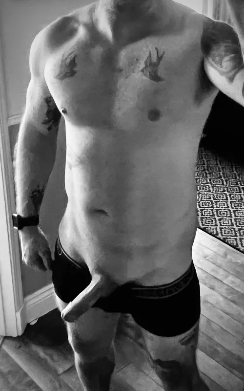 Do you like tattooed daddies?? (41)