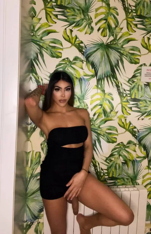 drop a ❤️ if you'd get on your hands and knees for me 😛 x