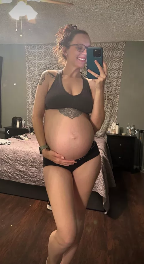 Even messy and pregnant do I still look okay