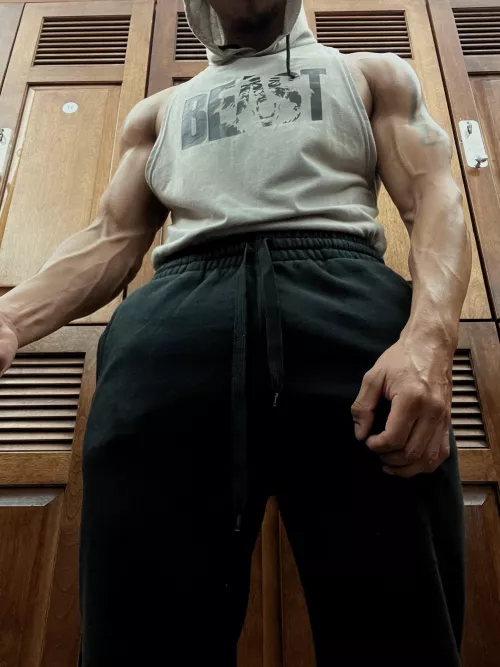 Finally wore some sweats to the gym 