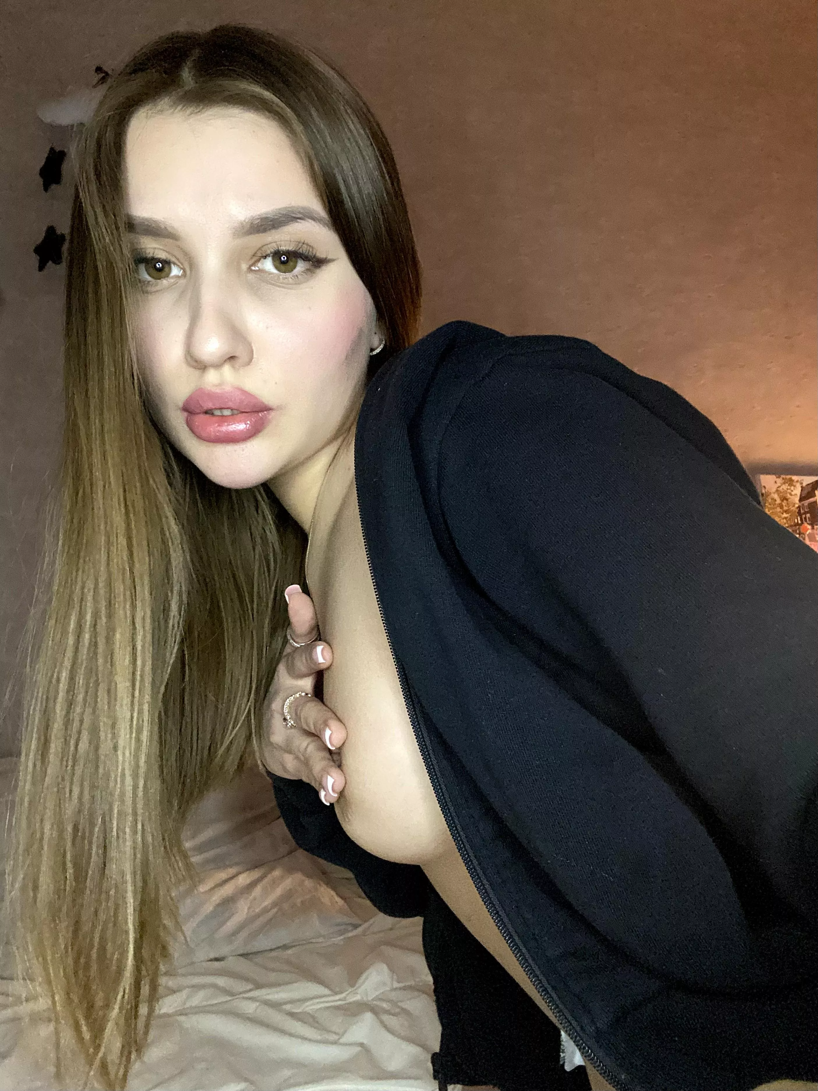 Freshly 18, older guys are always welcomed