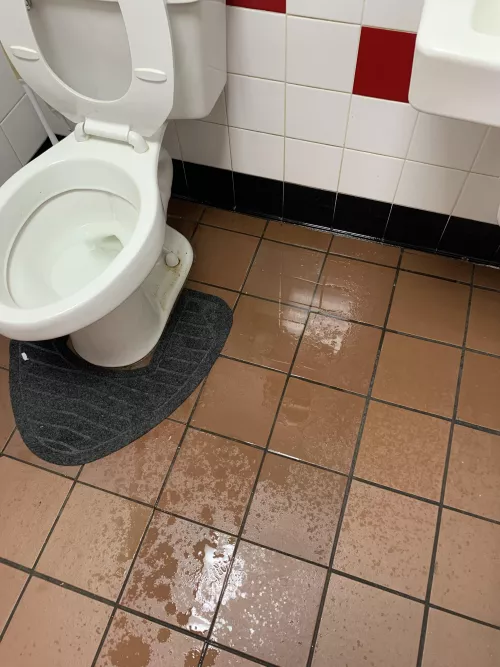 had so much fun pissing all over this bathroom