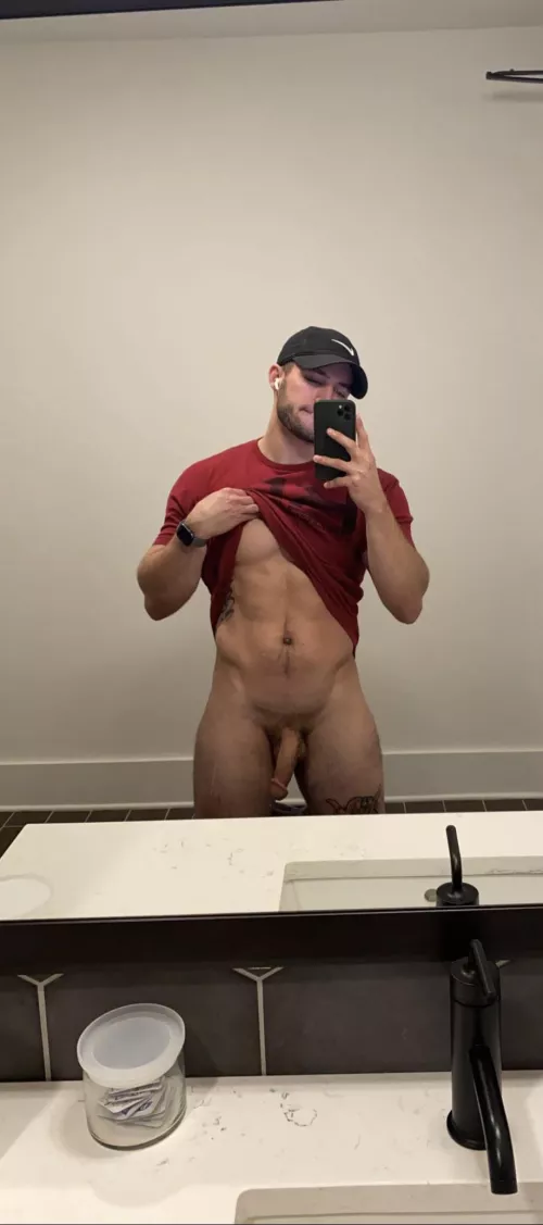 Horny 24/7 (100% straight)