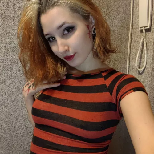 I feel amazing without bra😍