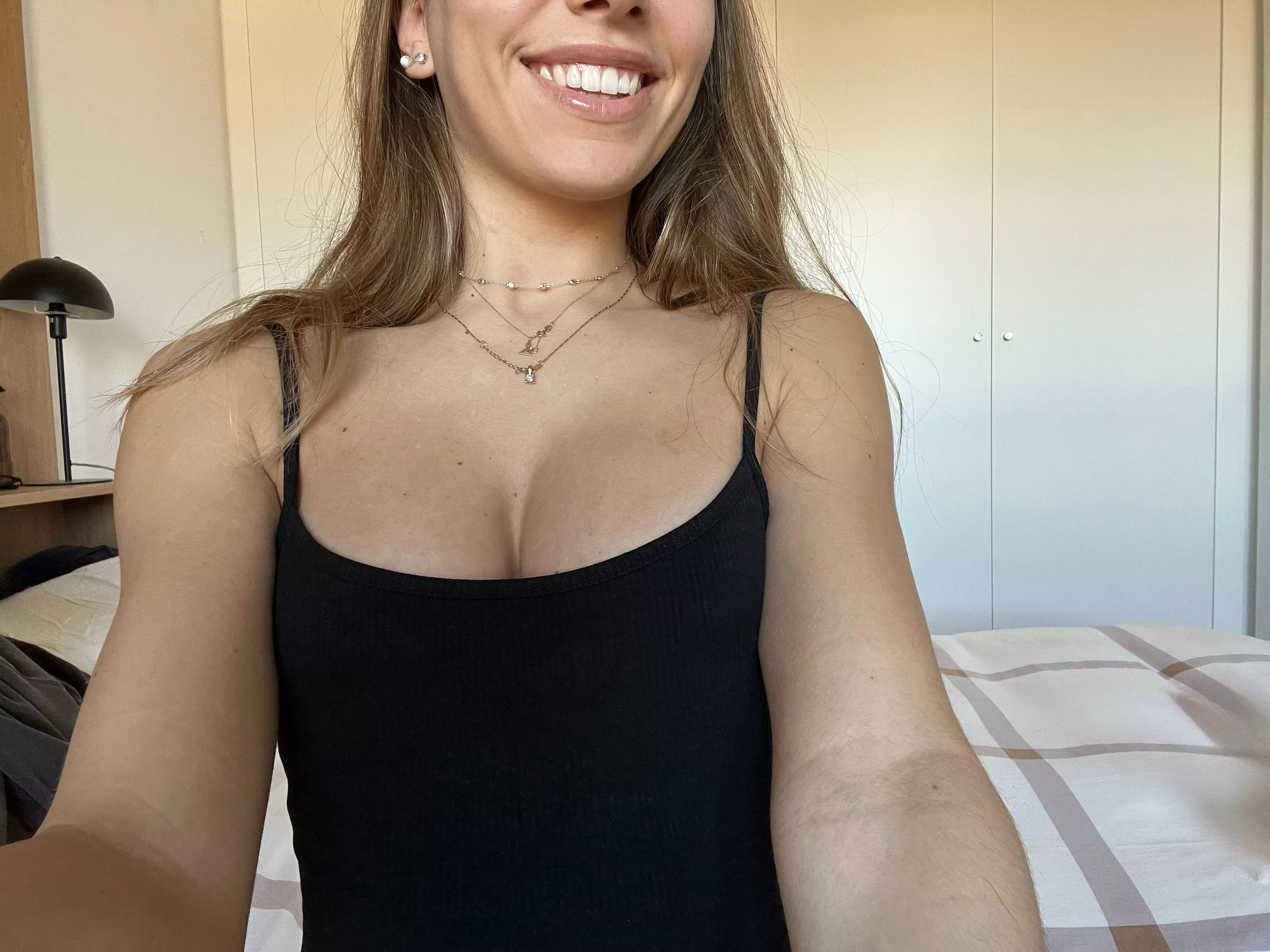 I need someone who wanna play with me.