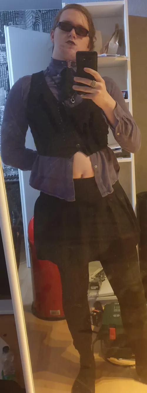 IDGAF what anyone'd say 'bout me, I bet I'd kill with this look in an office space :3