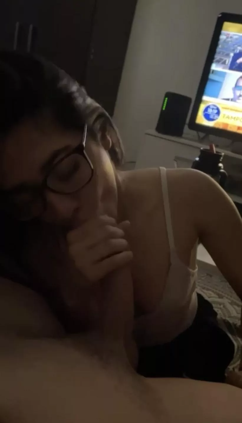 I'm new...I still don't understand how to upload videos. but you would love to see me giving blowjobs