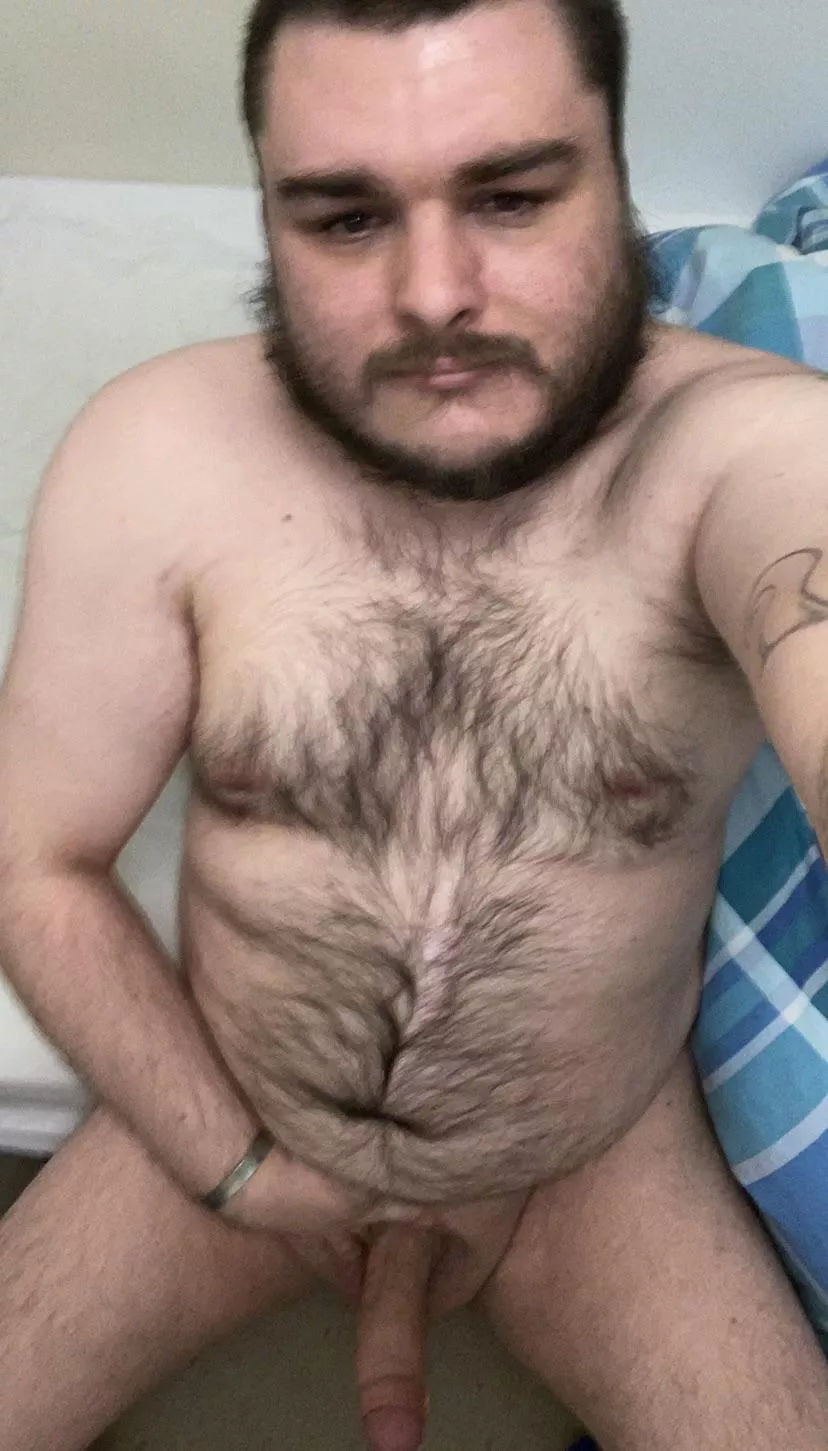 Just a thicc horny dude, who wants to be horny together ;)