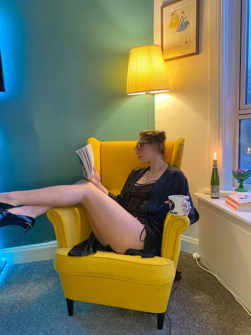 Long legs and loungewear [F] 5’10