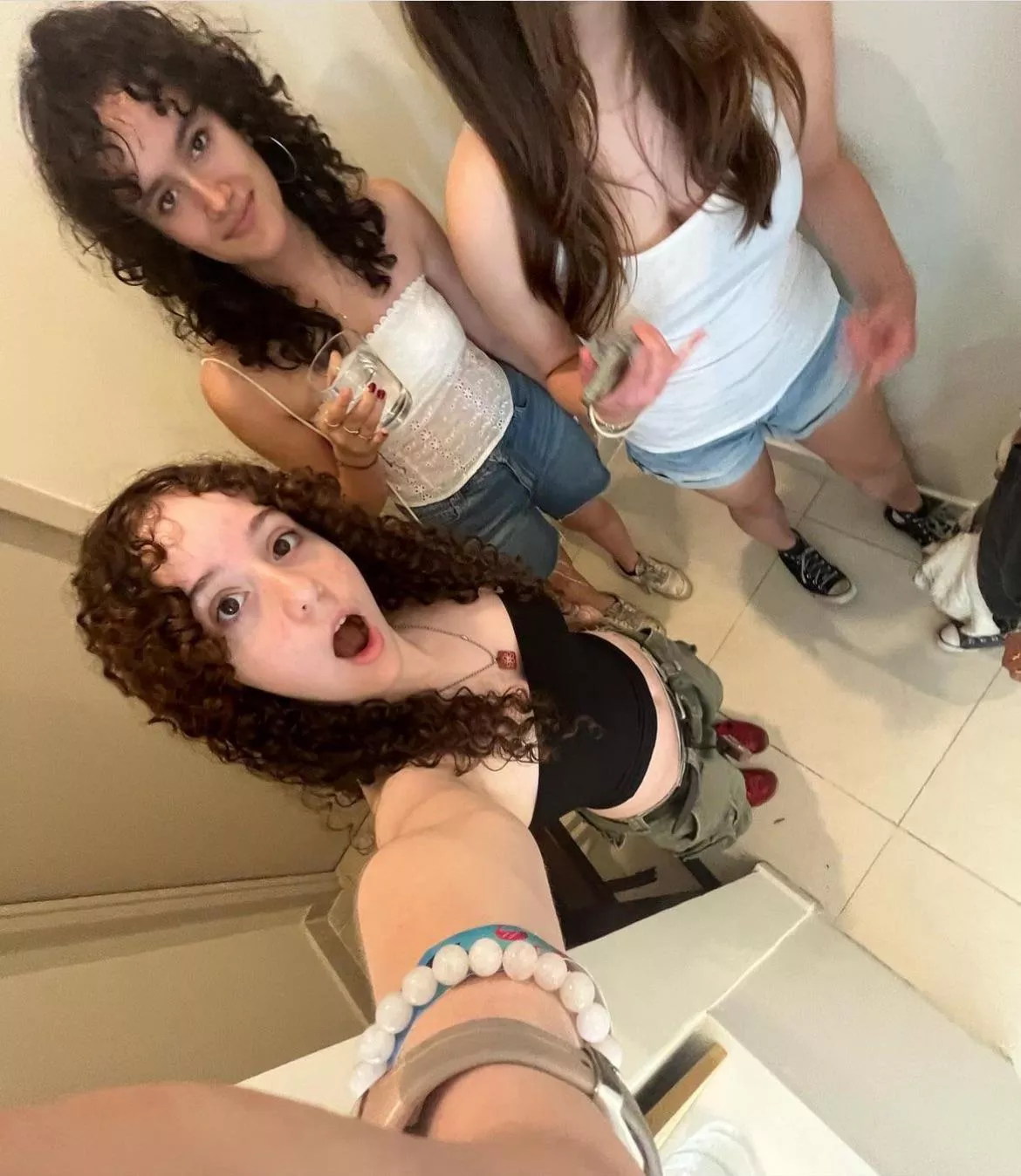 maddie, ariana, reina