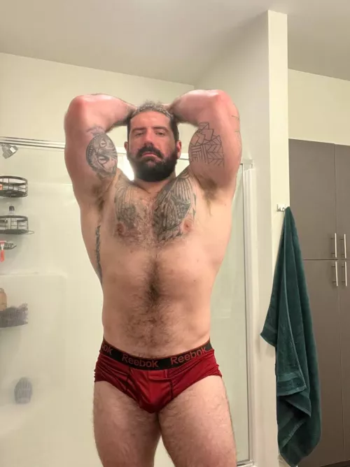 My friends all said I’m big, what do you think?