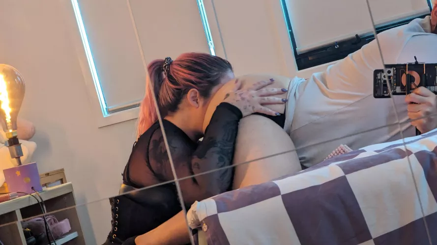 My whole face disappears in his big booty 