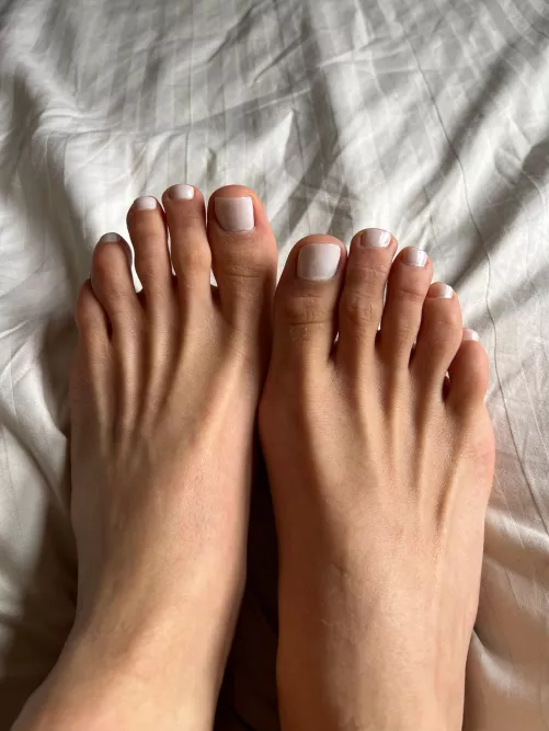 Uncovered feet gives me chills, who is gonna warm me up?