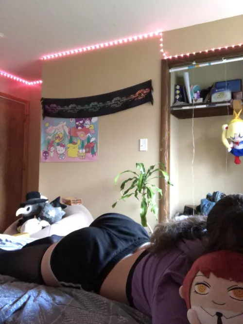 ur homie fell asleep first at the sleepover