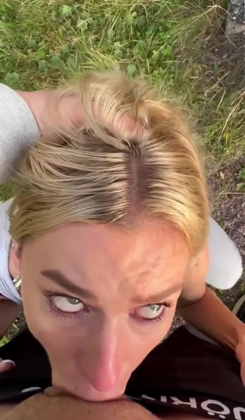 Who is this girl? 🤤🤤 https://twitter.com/EmaGoonettee/status/1766818792800174112?t=P-yewmFWcH4R6fb5f7Z7YA&s=19