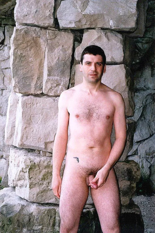 Who would like to have a good long suck on my dick 