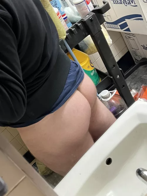 Wish I was bouncing on a dick rn 😩