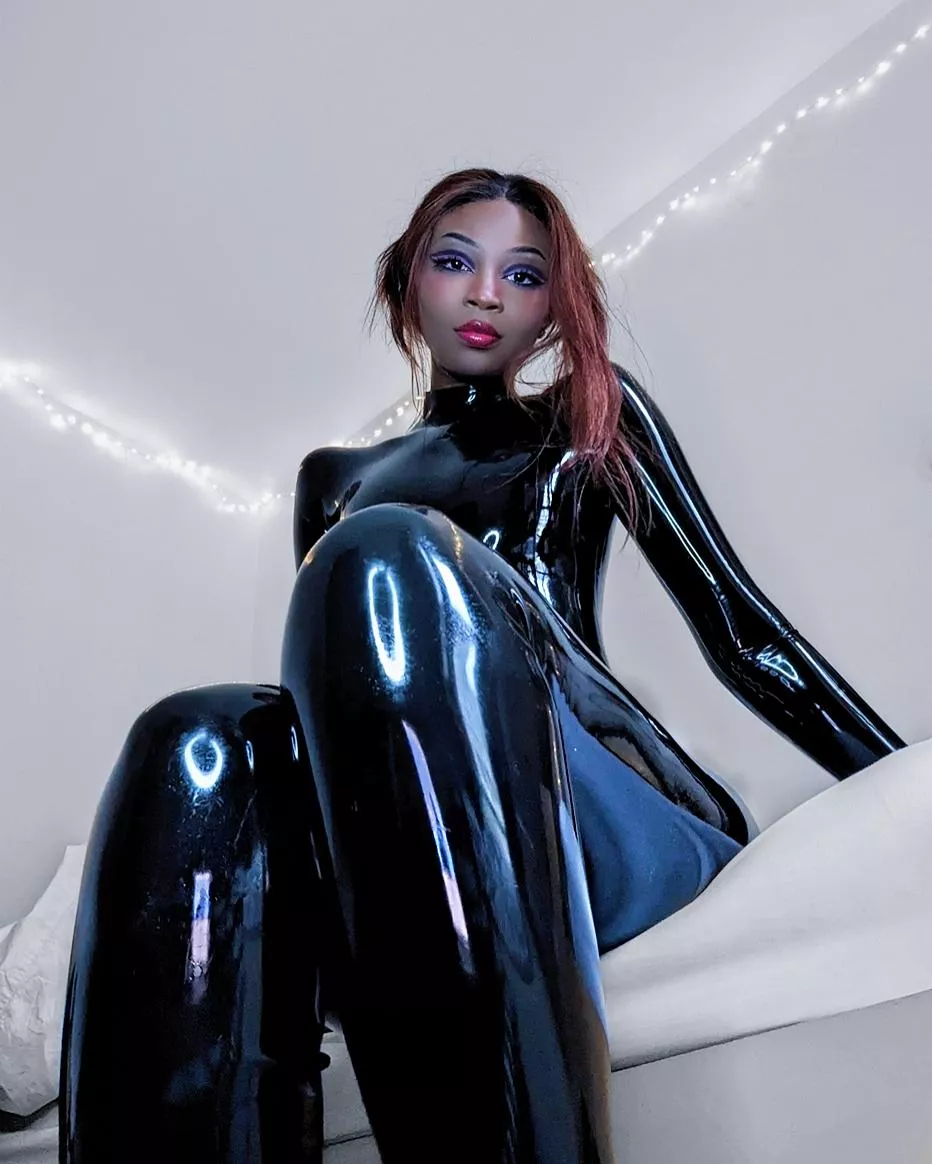 You look so cosy beneath my feet