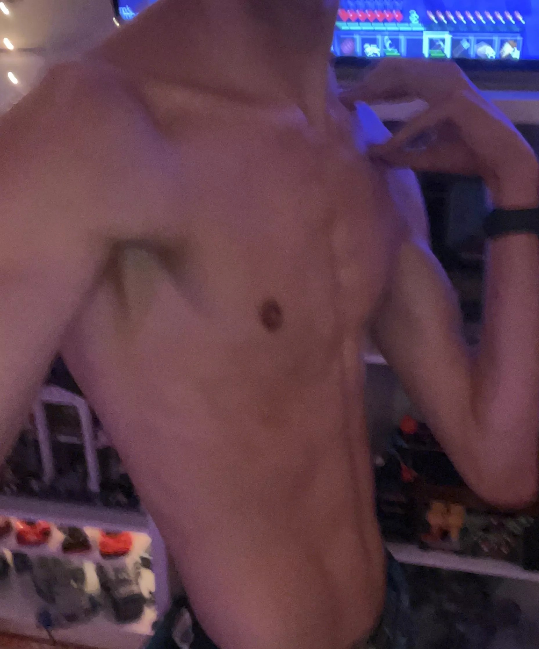 younger looking for hung