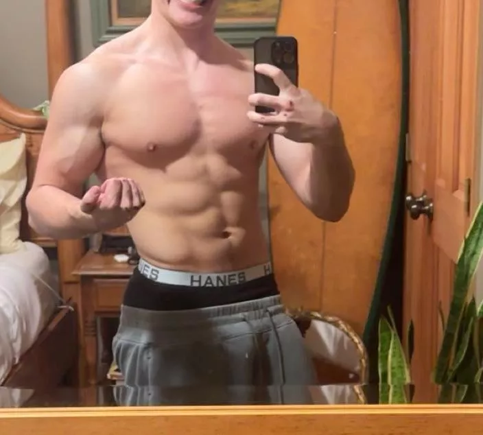 18 m hmu @gguy11135 if ur hairy or hot