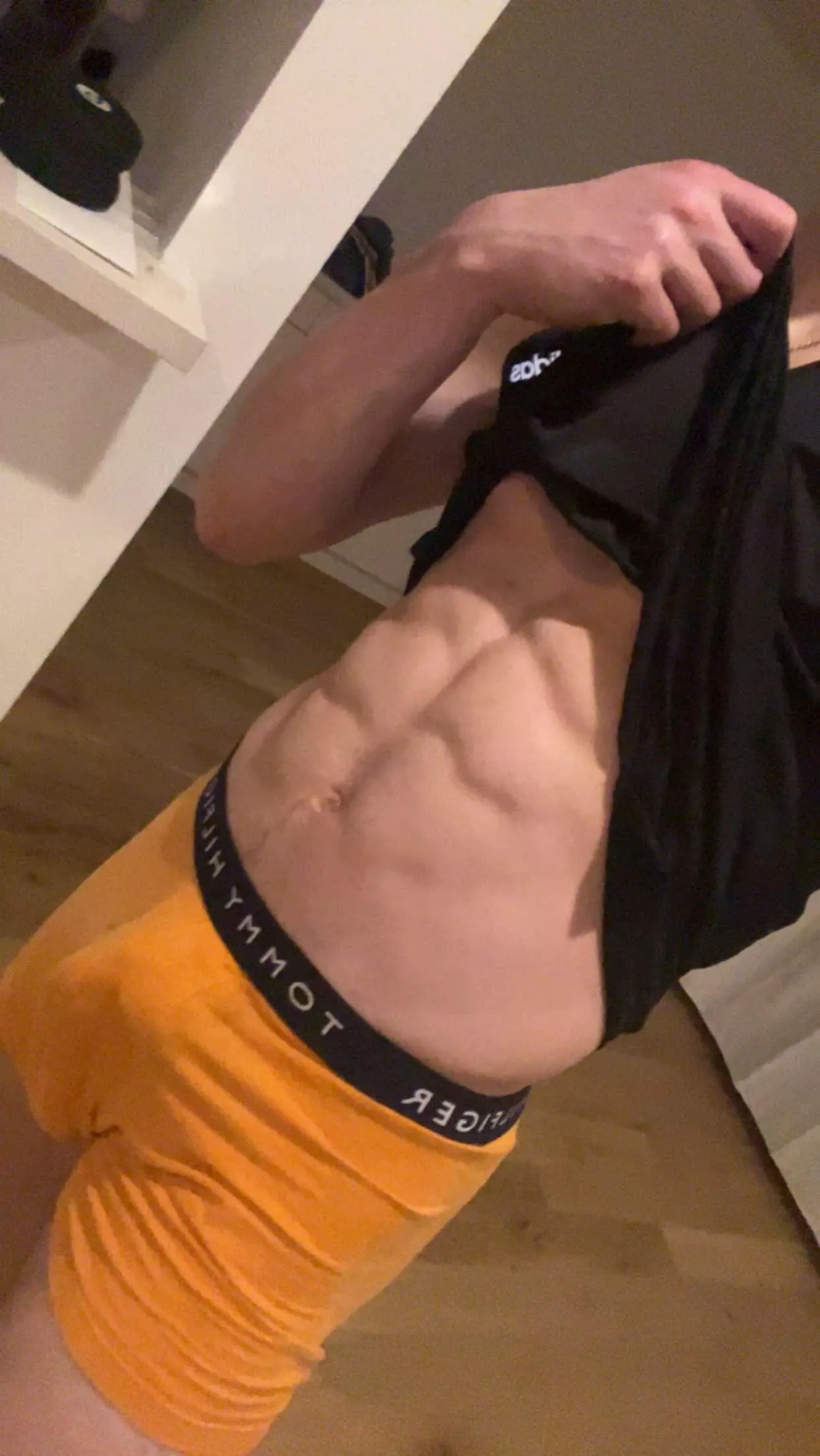 19 Fit frat boy looking to compare and see who’s bigger sc: alexvega616 Under 25 only