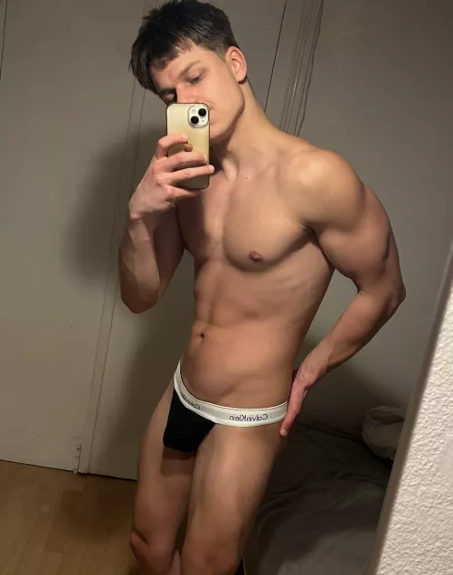 (19)Do you like my black jockstrap ?