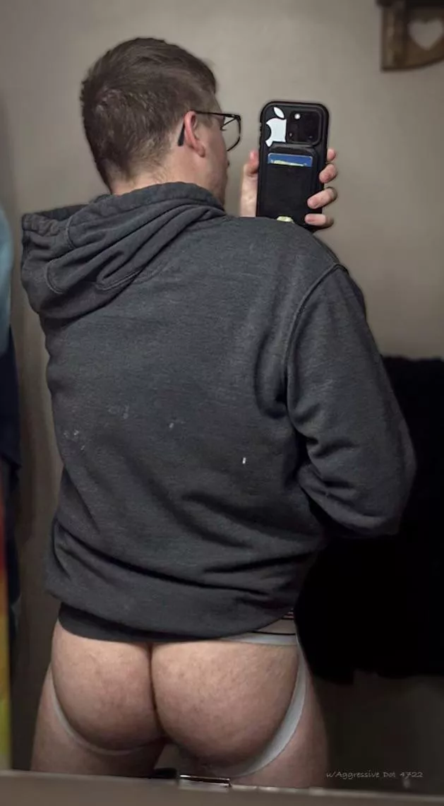 (21) Classic jock and Carhartt hoodie, ultimate comfort imo ;)