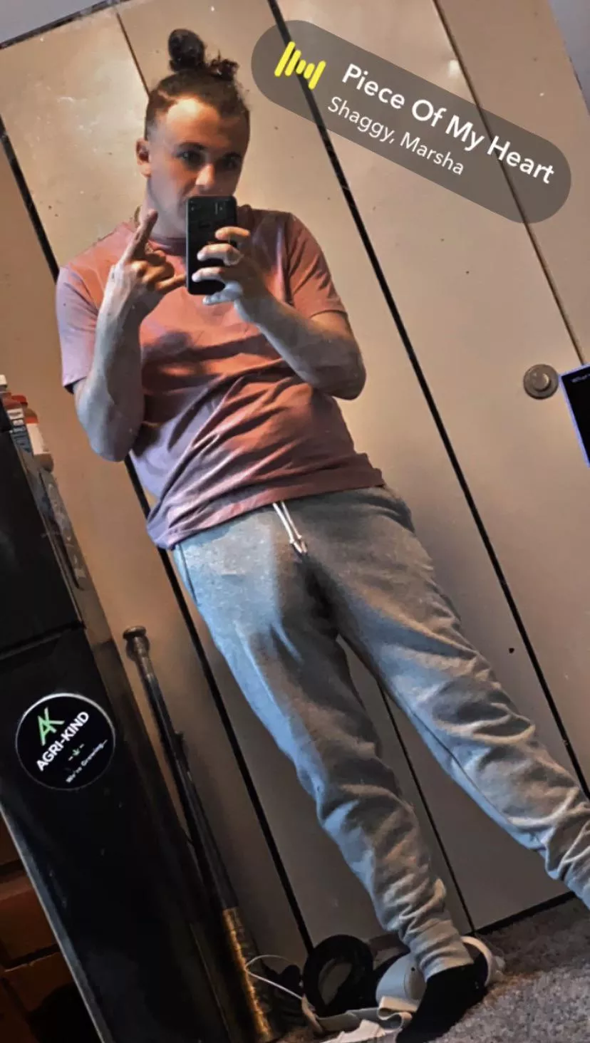 28 M just enjoying the vibe and sweats kind of day