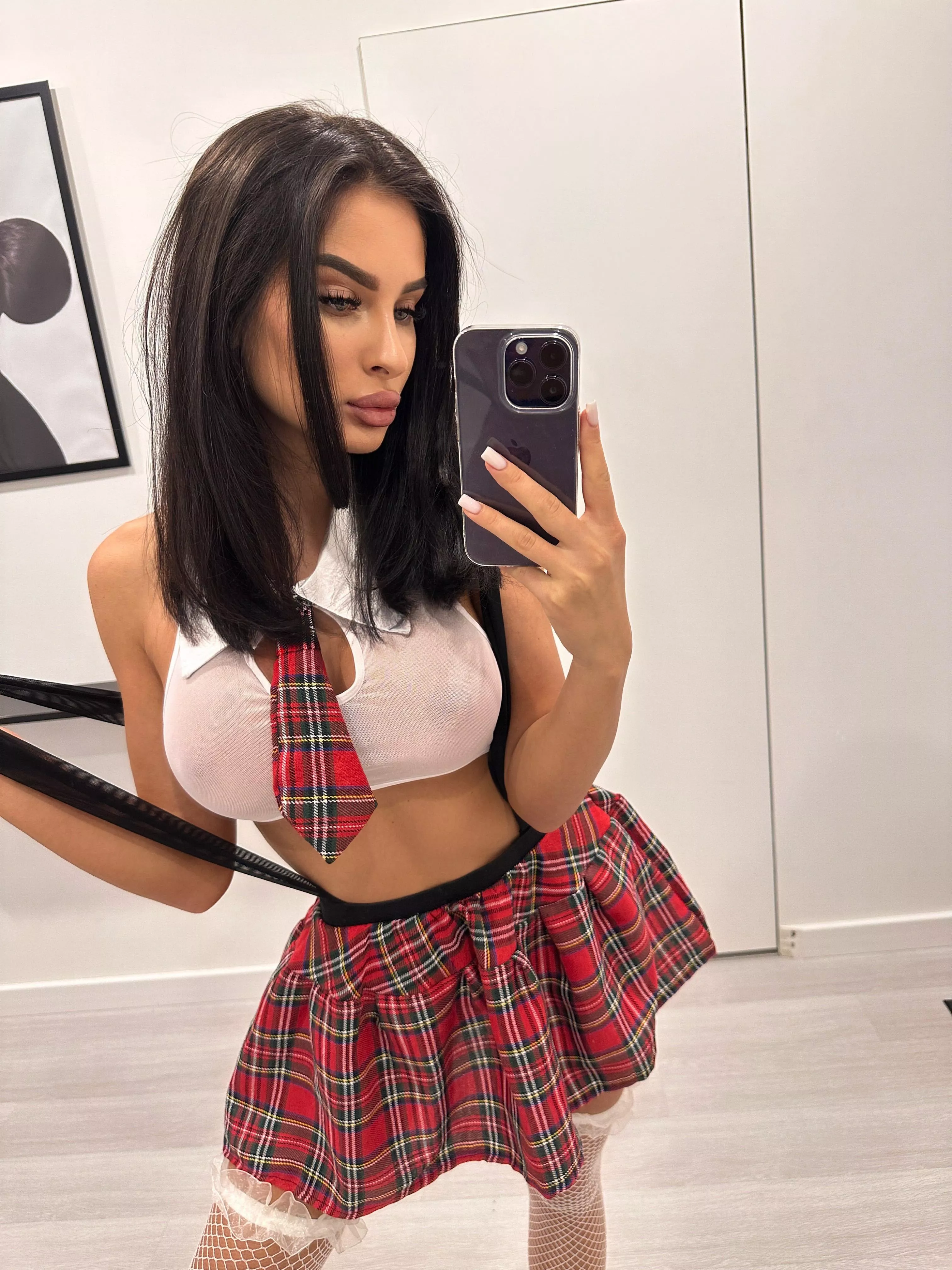 a hot secretary with whom it's hard to think about work because all you can think about is passionate caresses