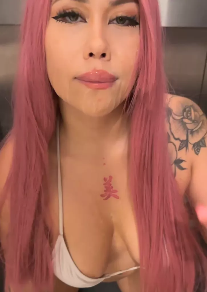 A quick snack in the elevator was almost a success