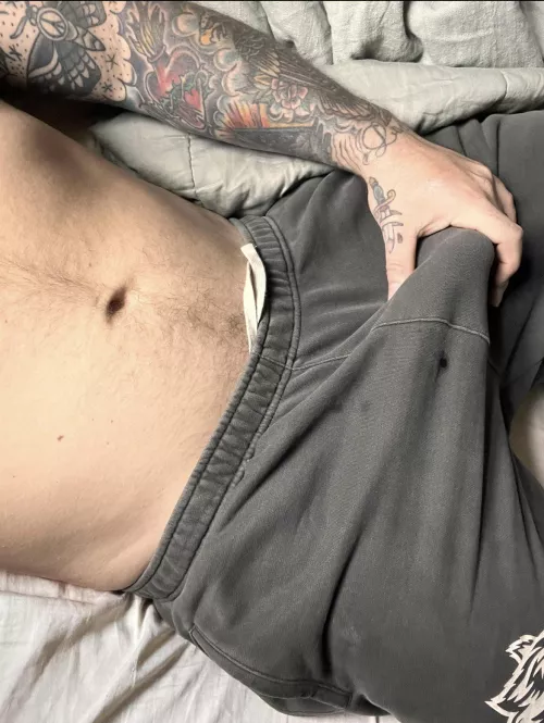 A secret wife said..”how much is your hand”… this is how much ISNT my hand 😈