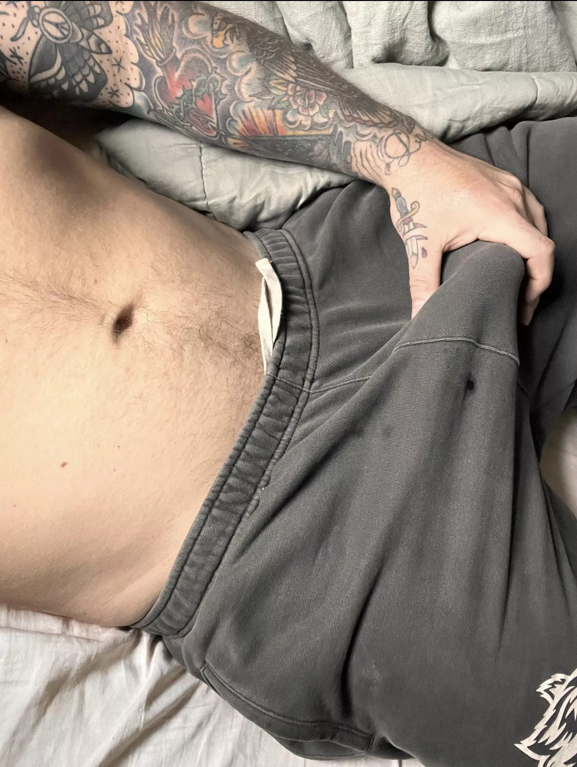 A secret wife said..”how much is your hand”… this is how much ISNT my hand 😈