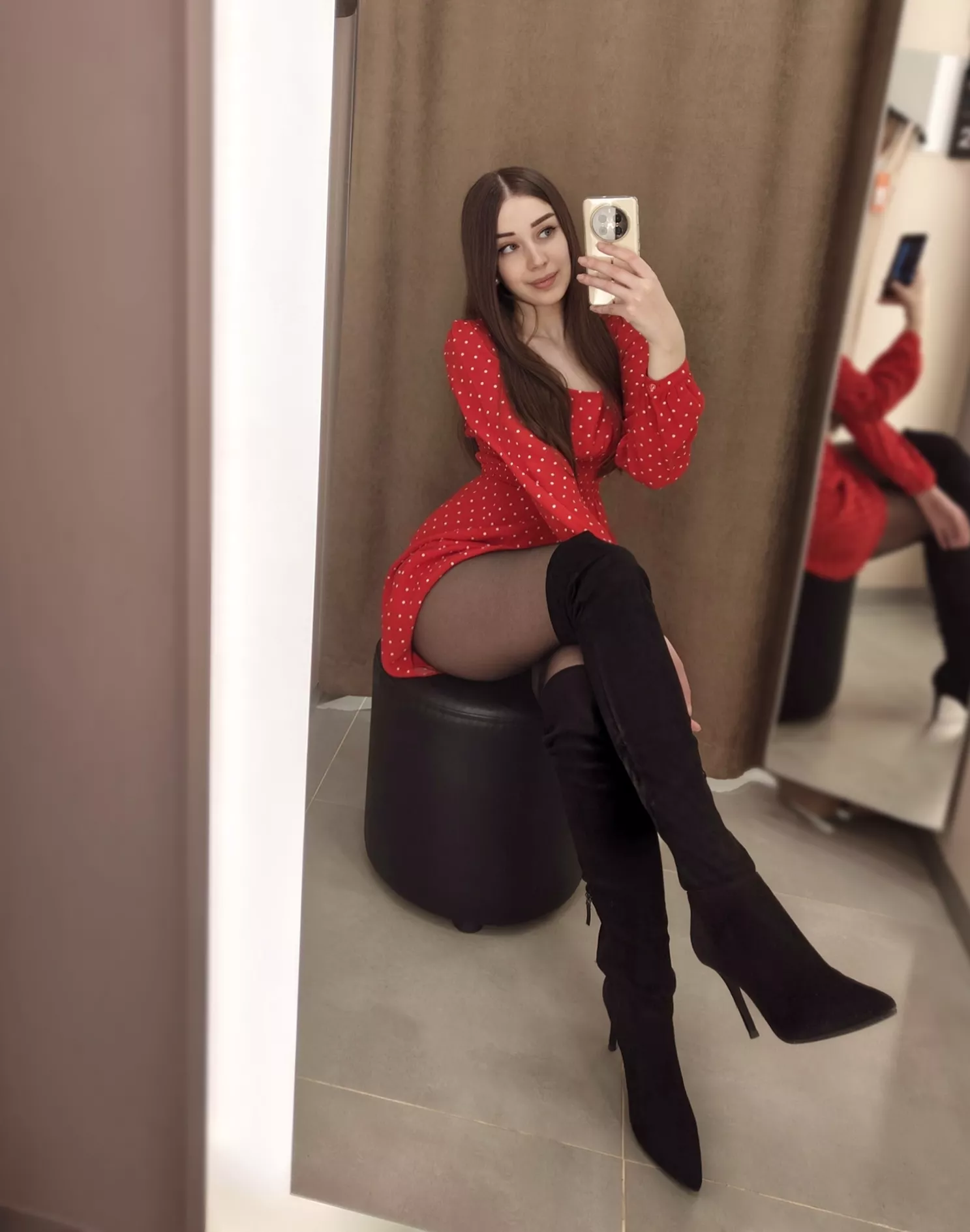 Be naughty with me in changing room 