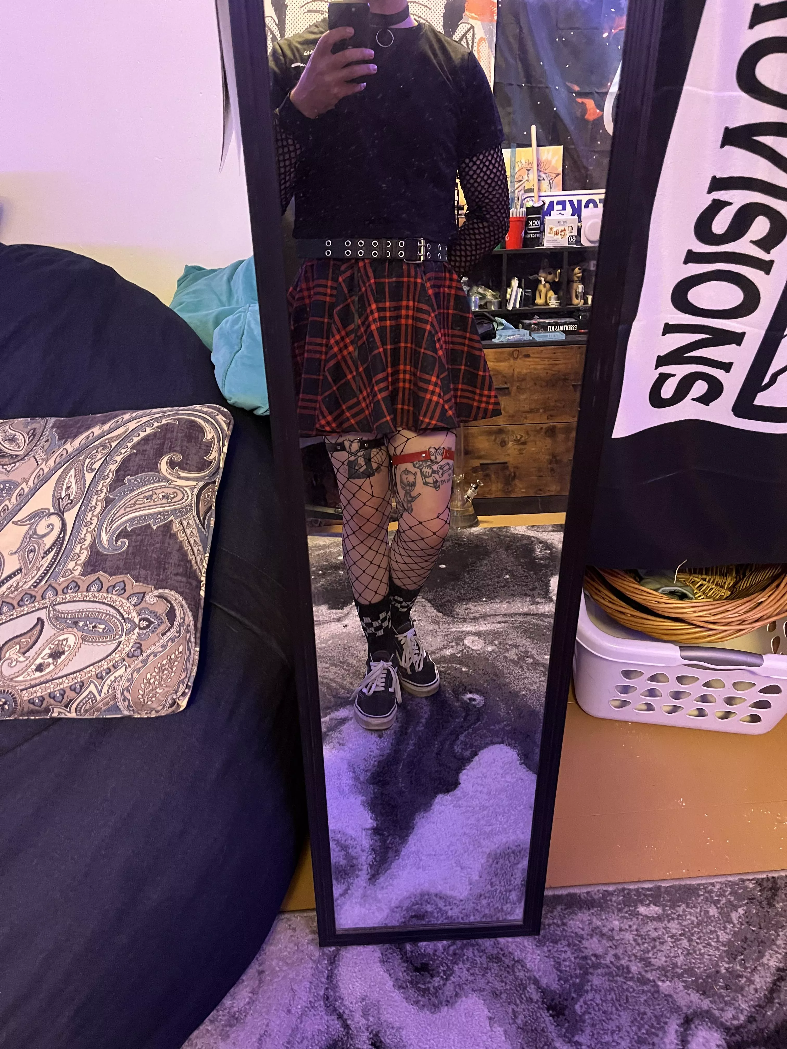 Been doom scrolling for a while why don’t you rest here I have cookies 