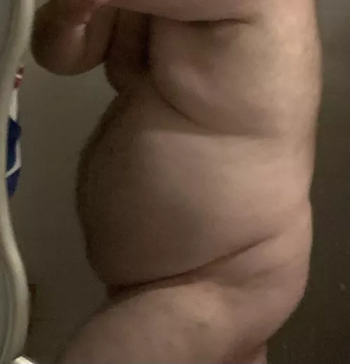 Big man getting in the shower 😏